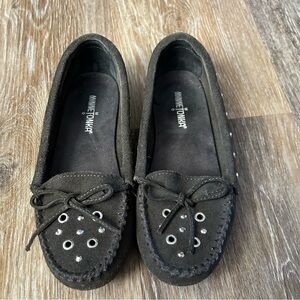 Minnetonka 6.5 grey and silver moccasin slip on shoes, leather upper